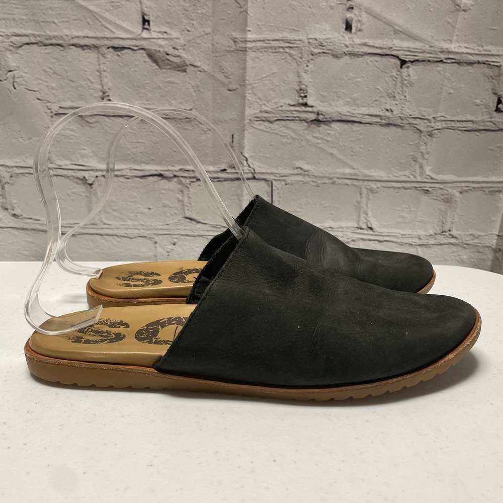 Sorel Black Leather Flats